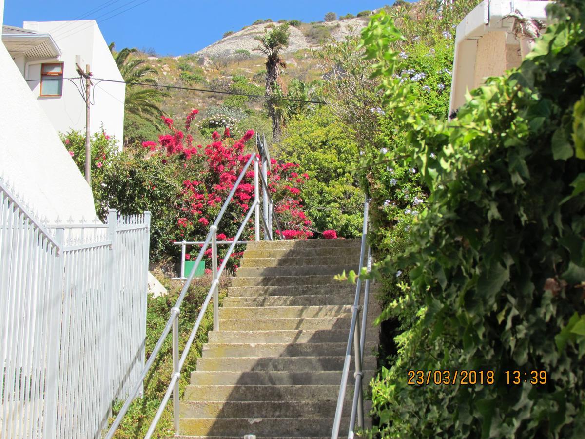 Watching Waves, Heron Chase Fish Hoek Exterior foto